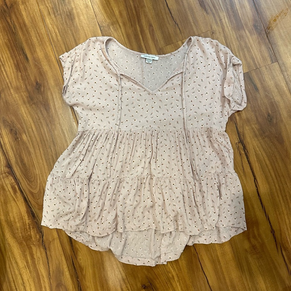 XS light pink american eagle tee